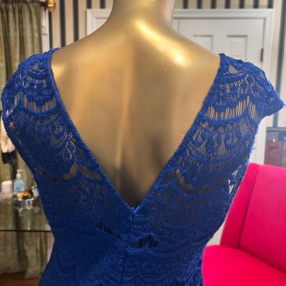 Nightway Collection Lace Gown. - Picture 3 of 5